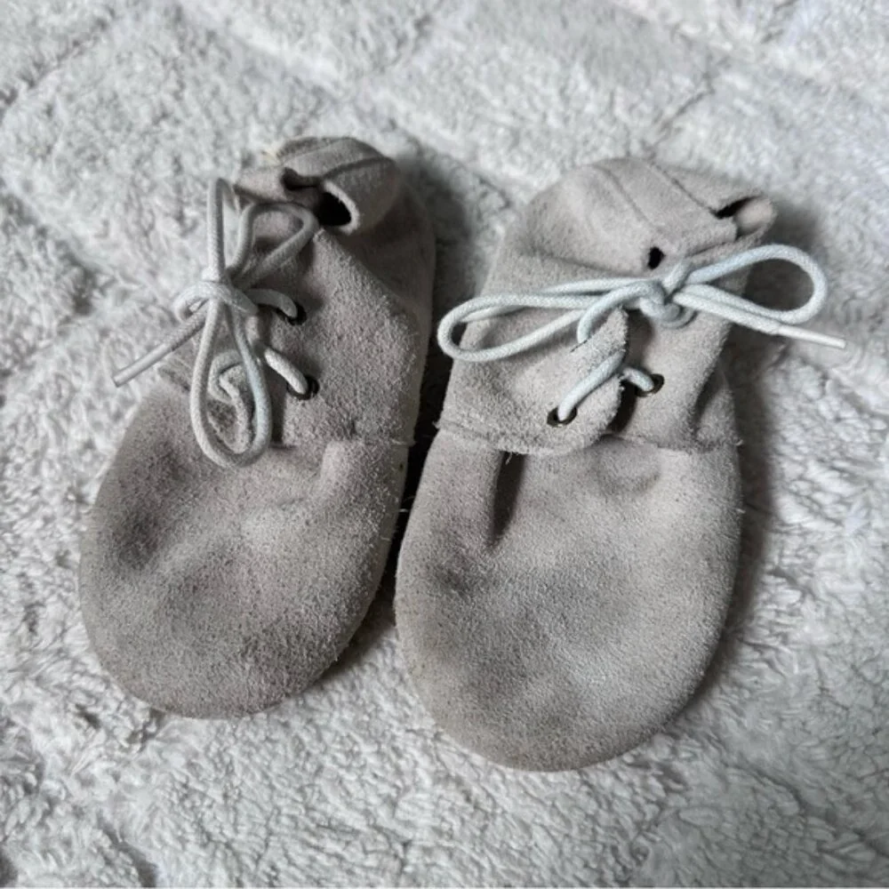 Piper Finn | Cream Low Top Oxfords Hard Sole | Size 9